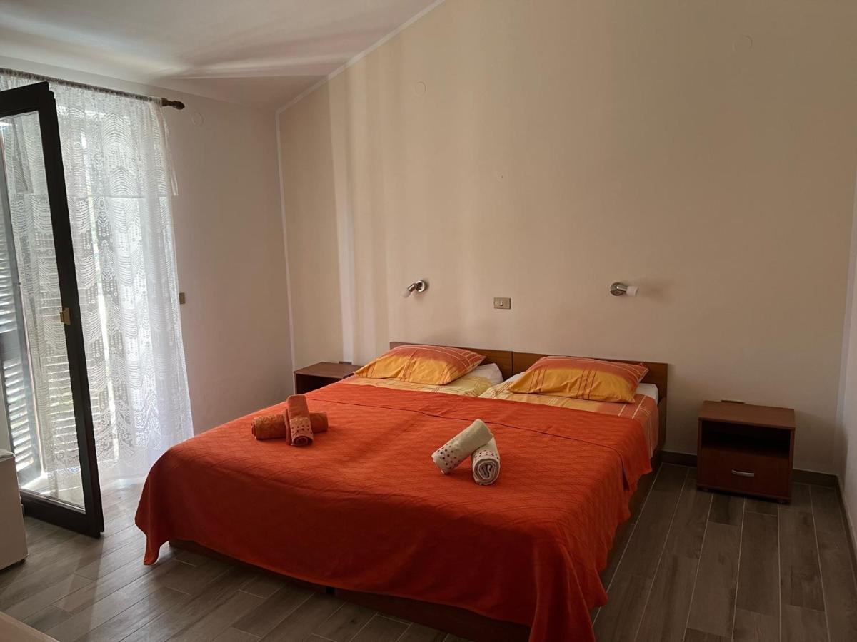 Draga Rooms Njivice Exterior photo
